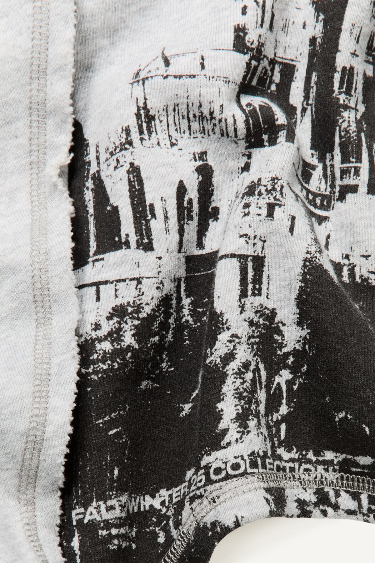 Tie-detail printed hoodie